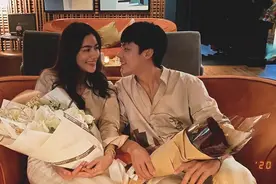 Mark公开承认将与女友结婚，新娘是kim！网友纷纷送祝福图片