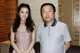 从美艳女主沦落成恶毒女配专业户，就因为她曾被叶璇的狗咬毁容？图片