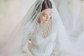 女星婚礼的出门纱款式，杨子姗粉色旗袍温婉甜美图片