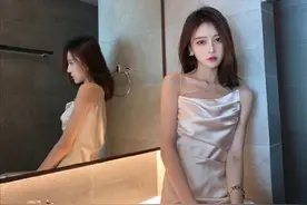 当年爆火的“剪刀手女孩”现在长这样，扬言要娶她的人：还娶吗？图片