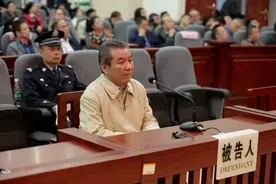 湘潭市委原书记收侄子300万，与女下属保持不正当关系图片