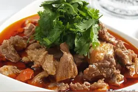 牛肉久炖不烂？加2种调料快速软烂，肉质鲜香不腥，汤汁浓而不腻图片