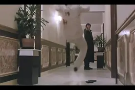英雄本色-小马哥单枪匹马为豪哥报仇这段，看得我热血沸腾图片