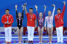 从小花到老将，体操动作以她命名，请记住这个痛失奥运金牌的女孩图片