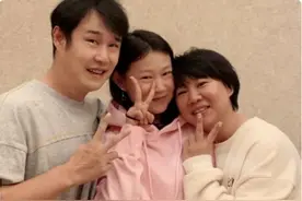 有种“逆袭”叫小沈阳女儿，13岁五官长开，如今美成高级脸图片