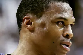 看照片才知打NBA多不易！罗斯膝盖留长长伤疤，詹姆斯脚趾变形图片