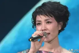 《传奇》已经是十年前的春晚了？王菲四登春晚，留下太多经典图片