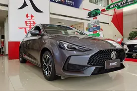 “凶猛”座驾！体验上汽名爵5图片