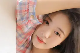 撸猫，淑女小姐姐图片