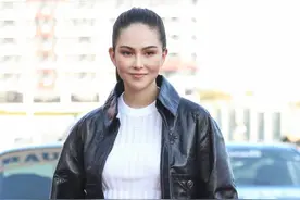 周杰伦昆凌结婚6年首次同台，夫妻双双发福，昆凌生图造型土气图片