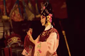 三女星最美旦角妆，宋轶娇俏可人，张馨予英姿飒爽，曾黎清丽高雅图片