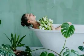 还想靠身体乳过秋冬的姐妹们 清醒点吧图片