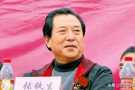张铁生高考总分105，卷背写信改变命运，女同桌苦等15年与他结婚图片