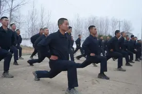 原来，兵哥哥这场100公里接力赛，在集体“表白”！图片