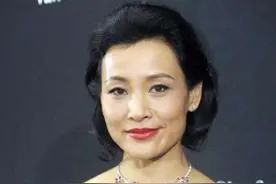 6天前，28岁宣誓“效忠美国”的陈冲，再次“翻了车”图片