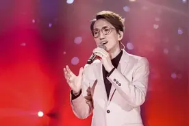 网曝55岁林志炫意外摔伤，从2米高升降台坠落，台下全是硬铁板图片
