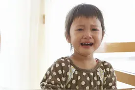 幼儿园老师坦言：开学第一天不哭的娃，父母大都做到了这几点图片
