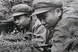 解放军侦察兵假扮越军，深入虎穴夜袭炮兵阵地，荣立一等功图片