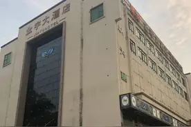 16岁少女陪酒后跳江身亡，涉事酒店被连夜查封！警方：坠江前曾和男友发生过争吵图片