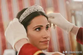 梅根夫妇的新电影上映，两人亲吻的剧照唯美浪漫，评分惨淡图片