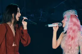 为庆祝票房破亿，蔡依林和田馥甄合唱了这部电影主题曲来庆祝图片