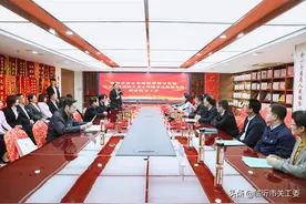 市委组织部副部长、市公务员局局长李玉法一行调研孤困儿童帮扶工作并开展党性党风教育主题党日活动图片