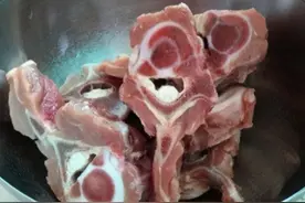 牛身上最“便宜”部位，我遇到从不手软，十几块一斤，炖一锅真香图片