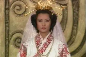 这位官家大小姐竟然爱上一个穷佣人，后来却成了君王后，有眼光图片