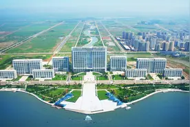 地级市的政府不在主城区，这样的例子有哪些？图片