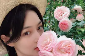 张馨予干完农活指甲里全是泥，调侃都可以炒菜吃了图片