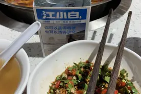 用“老味新生”赢得年轻市场 低度小酒江小白有情怀有格调图片
