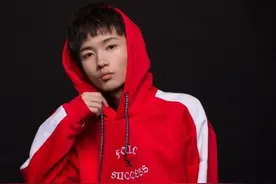 莎莉和十四剑姬怼起来了？一个质疑请演员，一个开始嘲讽卡分图片