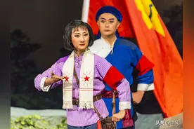 革命现代京剧《杜鹃山》（第八场）雾岭初晴（第九场）漫卷红旗图片