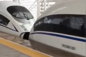 美媒质疑称：亏损几万亿，中国为何还要建造高铁？视频封面