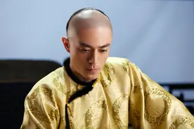 如懿传：明明皇帝对如懿一往情深，为何年老后，突然不爱了？图片