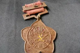 获得特等功有多难？完成别人不敢想的任务，而张英才却曾拿过九次图片
