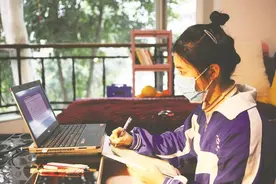那些成绩优异的孩子，到底是自己学得好，还是老师教得好？图片