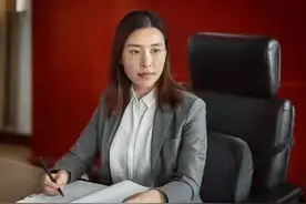 “快递女王”陈小英，坐拥百亿身家，将申通卖给马云后华丽转身图片