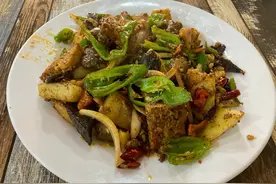 新疆美食《爆炒面肺子》图片