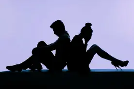 在KTV碰到自己的老婆，你该怎么办？图片