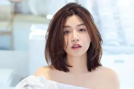 陈妍希：国民初恋，甜笑超幸福，今依然美得像少女图片