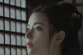 李清照很经典的一首词，短短4句字字惆怅，最后6字叩问人心图片