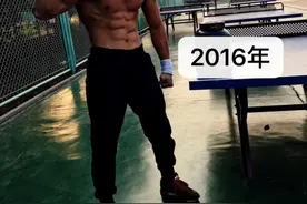 单杠上跳“鬼步舞”！平江一帅小伙因为健身拥有三百万粉丝成网红图片