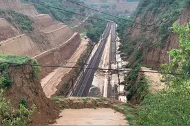 暴雨中K31列车的48小时：乘客分享榨菜，被困三天获救图片