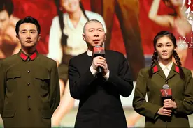 当初让苗苗当众跳舞被全网骂，冯小刚被冤枉了2年，他当时太急了图片
