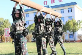加油！女子特战队图片