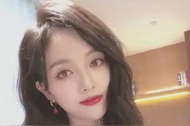 吴宣仪，颜值身材都无话可说，活生生的洋娃娃图片