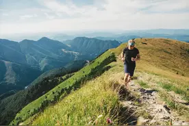听说过Fell Running吗？对，越野跑的鼻祖图片