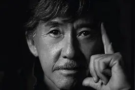 73岁林子祥再唱超难金曲，难怪张国荣都曾是他的“小迷弟”图片