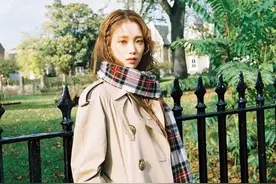 李圣经18年写真画报，甜美的欧尼衣品时尚，酷美可人图片